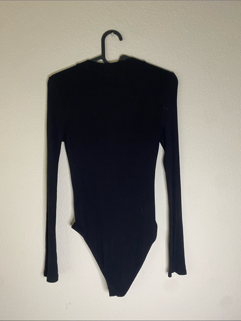 ✨Black ribbed long sleeve body suit that buttons on the bottom! - Picture 6 of 6